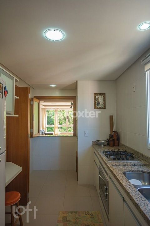 Image 10 - 882888