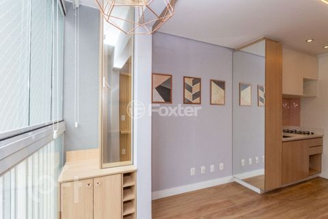 Image 9 - 882898