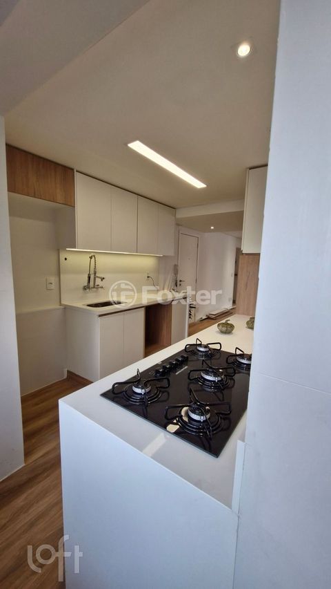 Image 5 - 882906