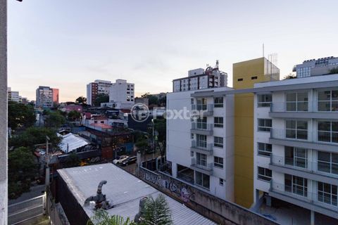 Image 3 - 882912