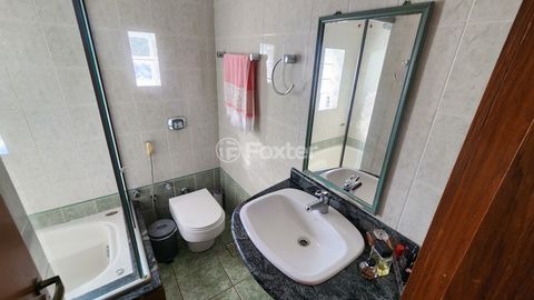 Image 9 - 882917