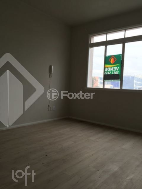 Image 3 - 882922