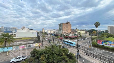 Image 0 - 882922