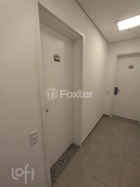 Image 5 - 882926