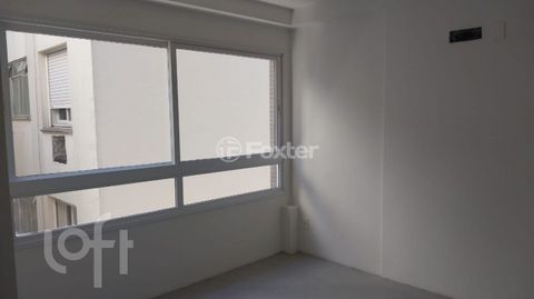Image 6 - 882929