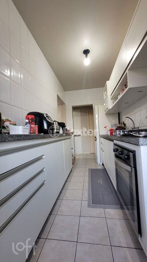 Image 11 - 882948