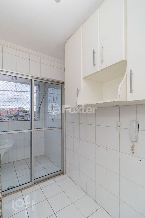 Image 7 - 882949