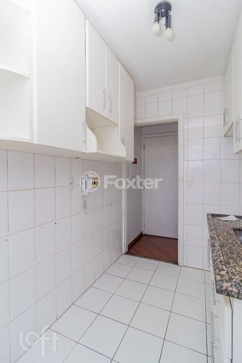 Image 8 - 882949