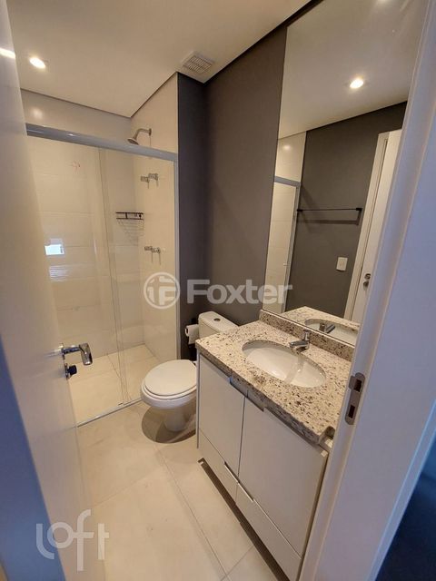 Image 8 - 882958