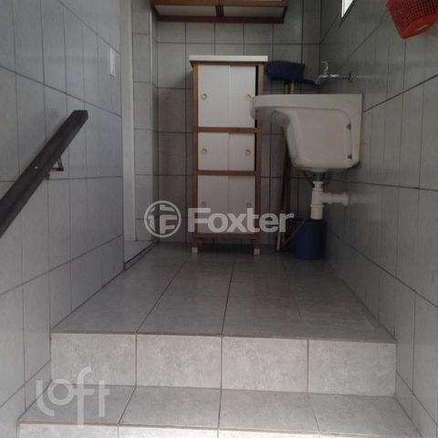 Image 10 - 882962
