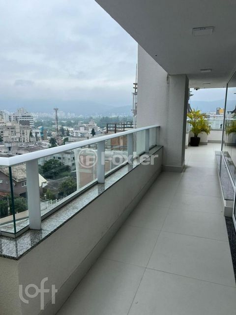 Image 12 - 882971