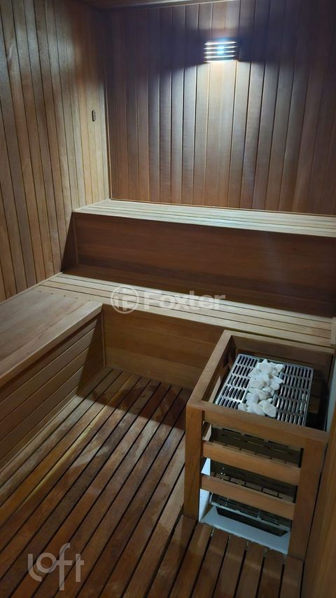 Image 9 - 882973