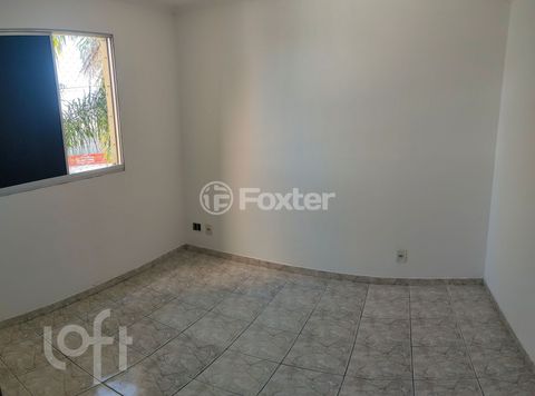 Image 1 - 882974