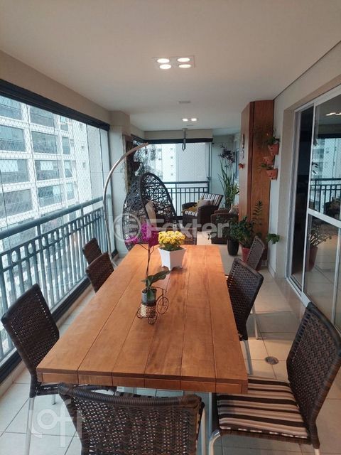 Image 3 - 882977