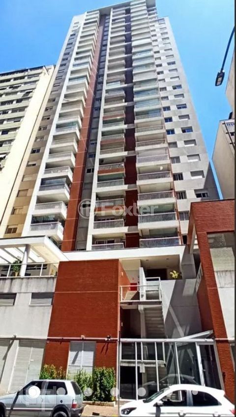 Image 11 - 883019