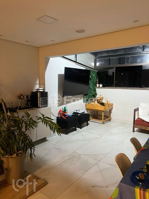 Image 3 - 883022