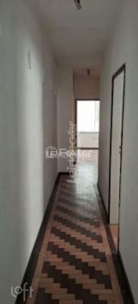 Image 8 - 883046