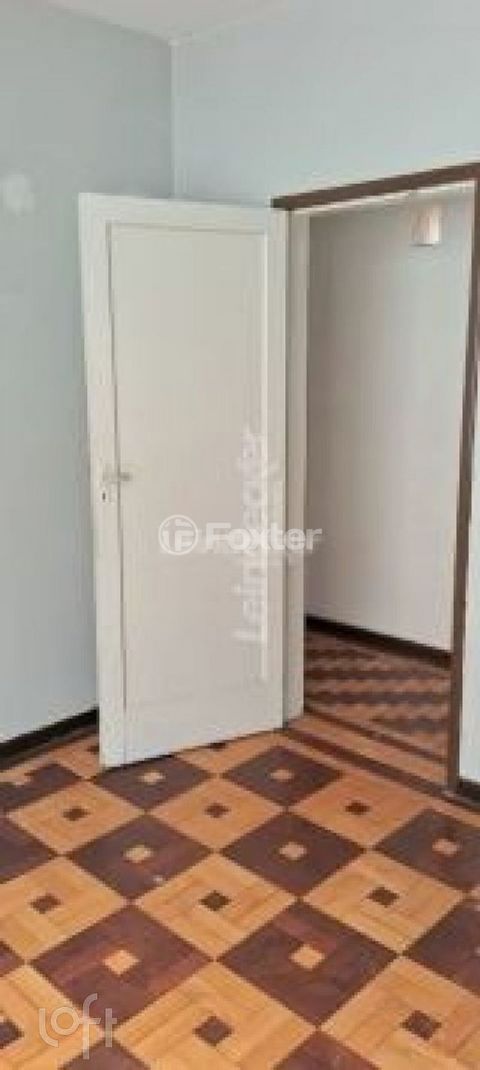 Image 9 - 883046