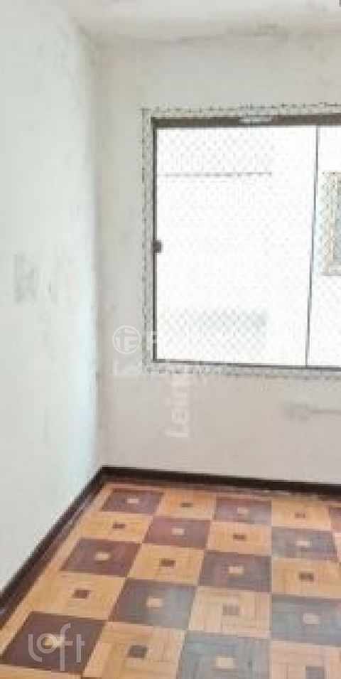 Image 5 - 883046