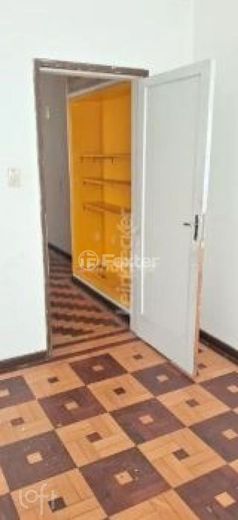 Image 7 - 883046