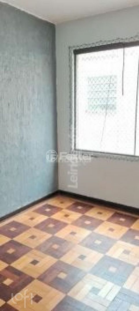 Image 10 - 883046