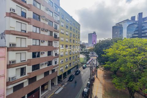 Image 11 - 883056