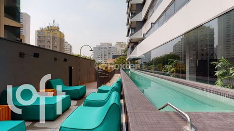 Image 10 - 883063