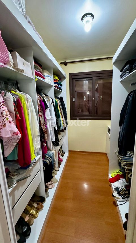 Image 4 - 883066