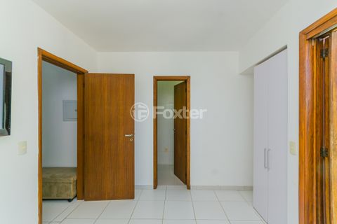 Image 11 - 883067