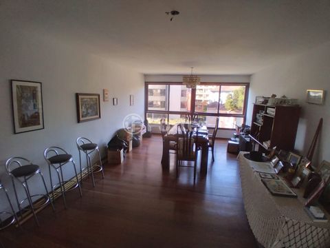 Image 0 - 883098