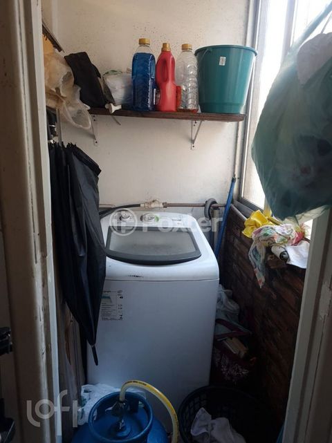 Image 8 - 883106