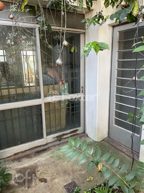 Image 1 - 883120