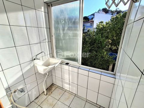 Image 6 - 883123