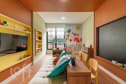 Image 18 - 883127