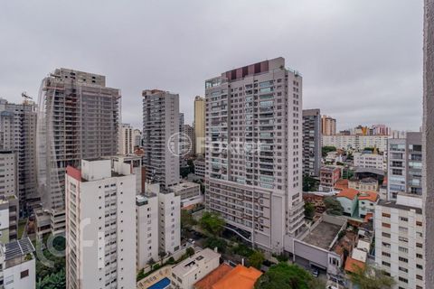 Image 10 - 883127