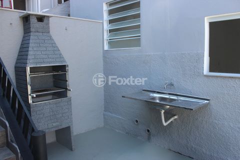 Image 9 - 883131