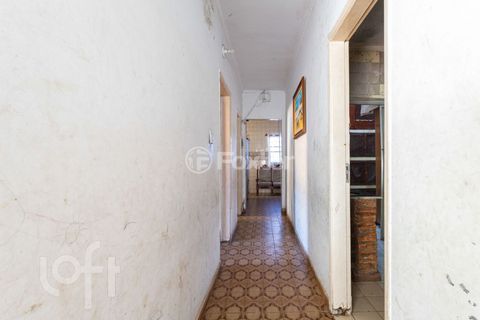 Image 16 - 883146