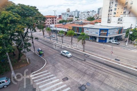 Image 17 - 883148