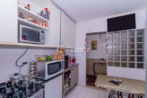 Image 7 - 883170