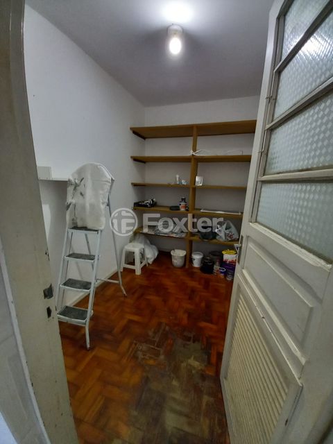 Image 7 - 883200