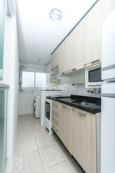 Image 10 - 883201