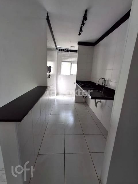 Image 4 - 883207