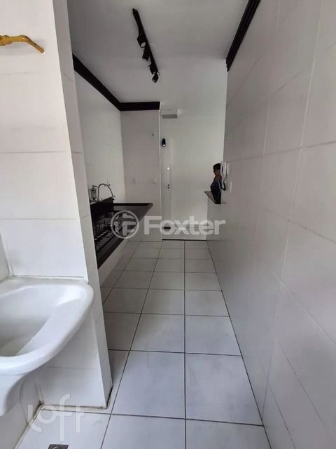 Image 6 - 883207