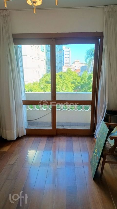 Image 8 - 883250