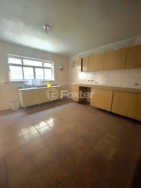 Image 4 - 883266