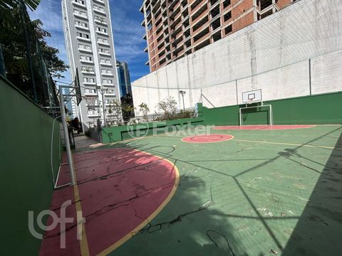 Image 9 - 883282