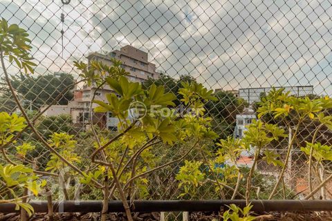 Image 5 - 883298