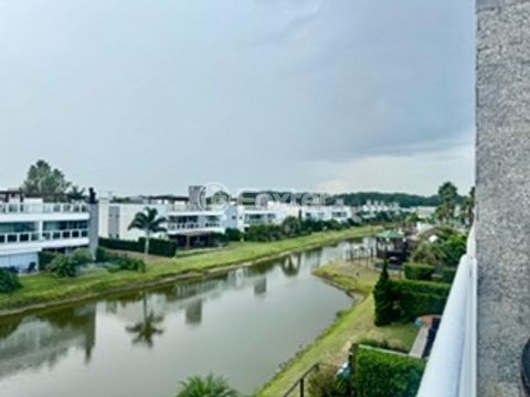 Image 9 - 883300