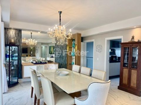 Image 13 - 883300