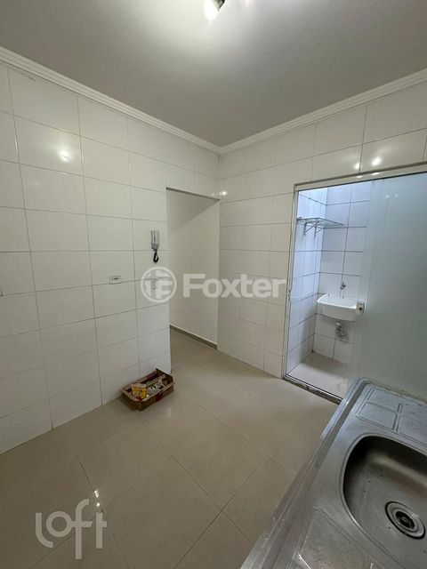 Image 4 - 883301